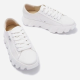 Женские белые кроссовки Tura Sneaker, на модели